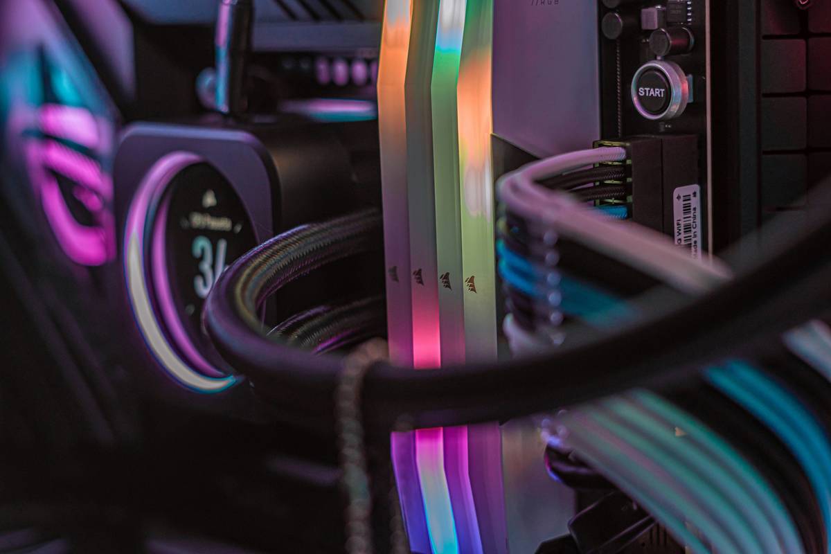 Why Your Gaming Rig Needs a Hardware Fan Controller PC—And How to Pick the Right One